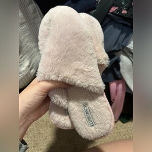 Ellen Tracy bedroom slippers